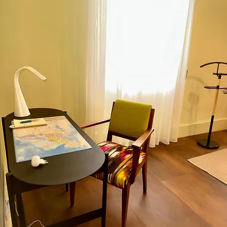 T2 Standing De La Tour Jayan Apartman *