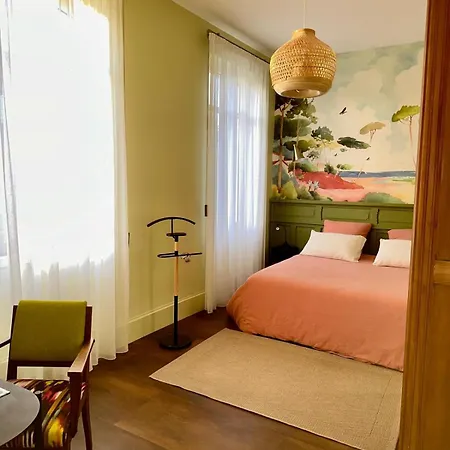 T2 Standing De La Tour Jayan Apartman