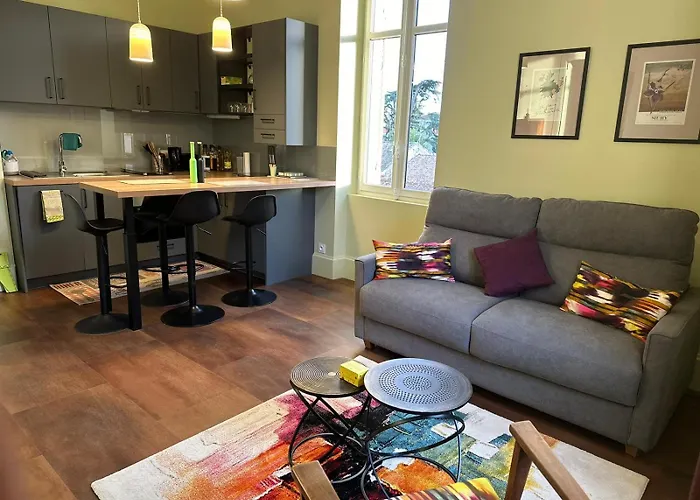 T2 Standing De La Tour Jayan Apartment